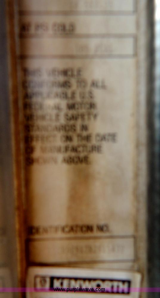 image for item B4825 1994 Kenworth W900B semi truck