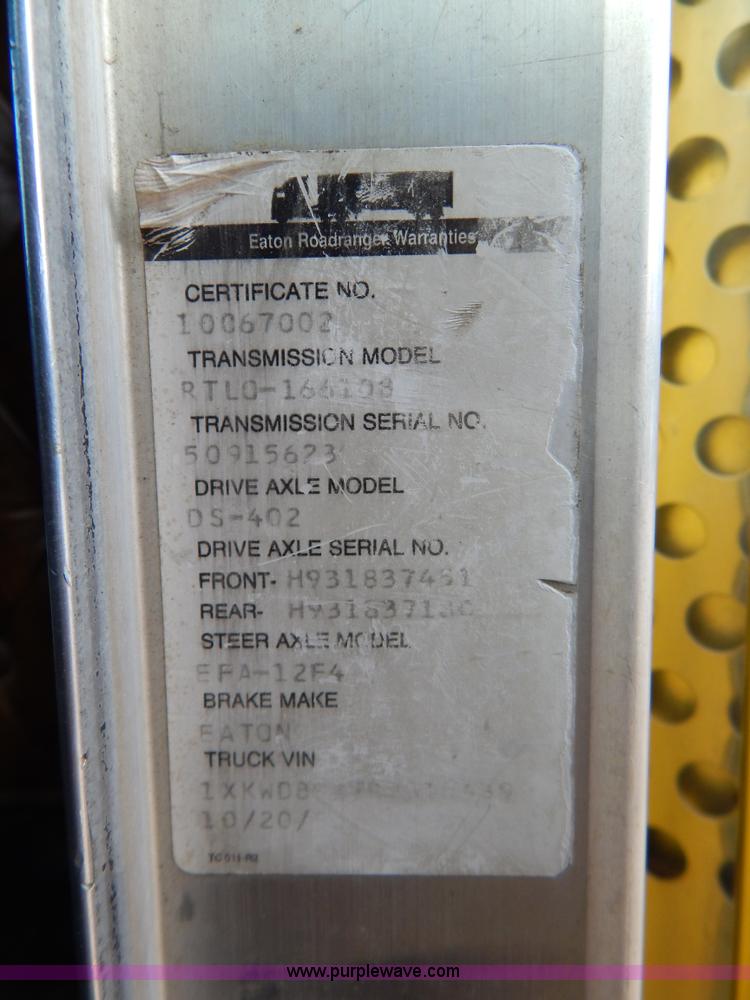 image for item B4825 1994 Kenworth W900B semi truck