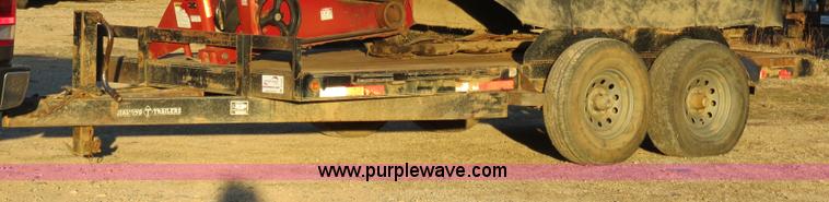 image for item B4830 2002 Diamond T flatbed trailer