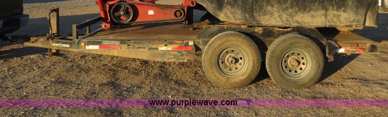 image for item B4830 2002 Diamond T flatbed trailer