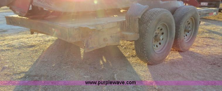 image for item B4830 2002 Diamond T flatbed trailer