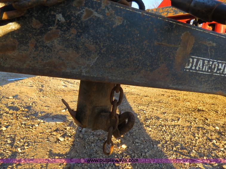 image for item B4830 2002 Diamond T flatbed trailer