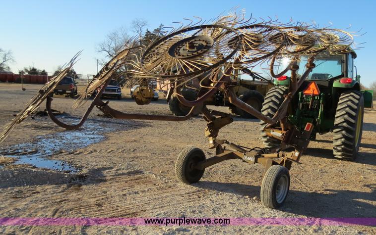 image for item B4833 M&W ER10 wheel rake