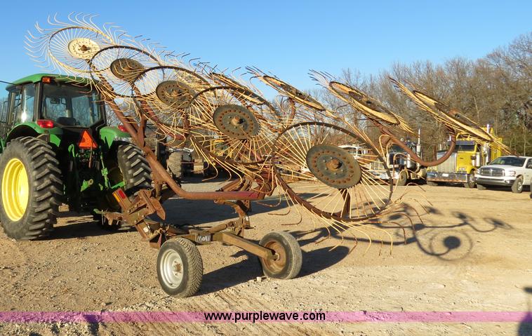 image for item B4833 M&W ER10 wheel rake