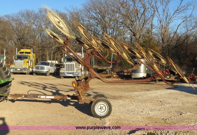 image for item B4833 M&W ER10 wheel rake