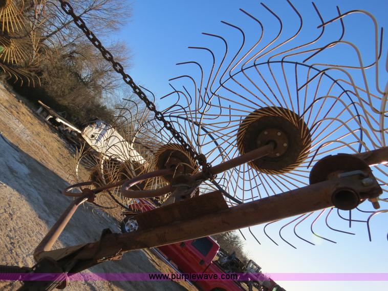 image for item B4833 M&W ER10 wheel rake