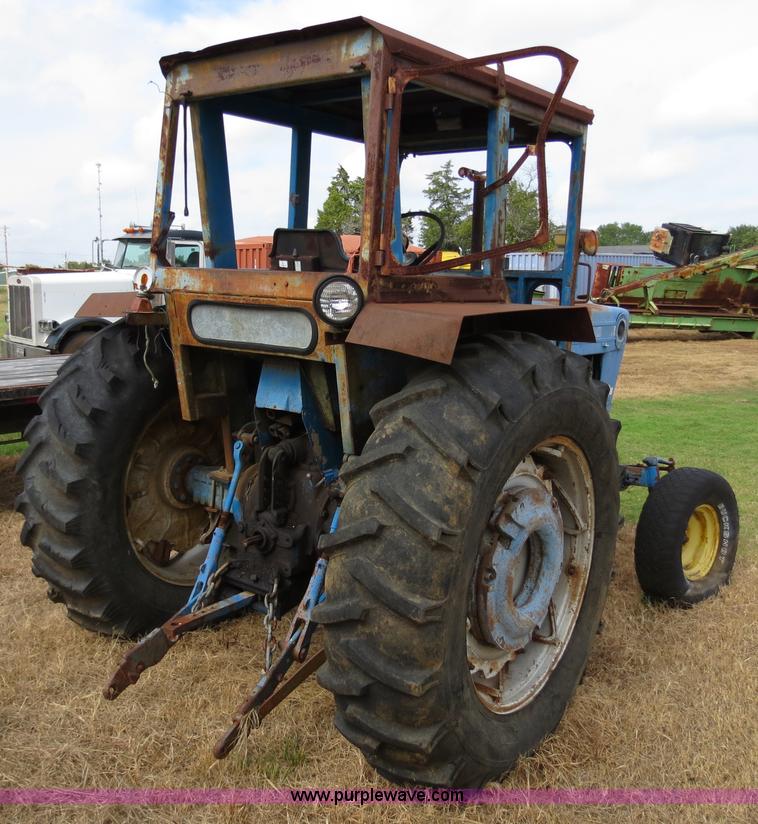 image for item B4834 1972 Ford 7000 tractor