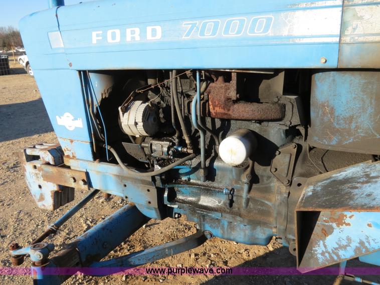 image for item B4834 1972 Ford 7000 tractor