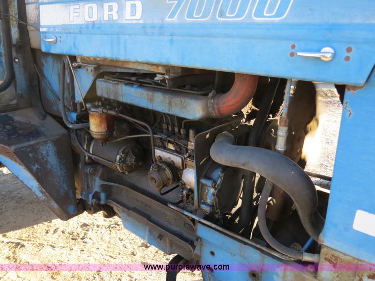 image for item B4834 1972 Ford 7000 tractor
