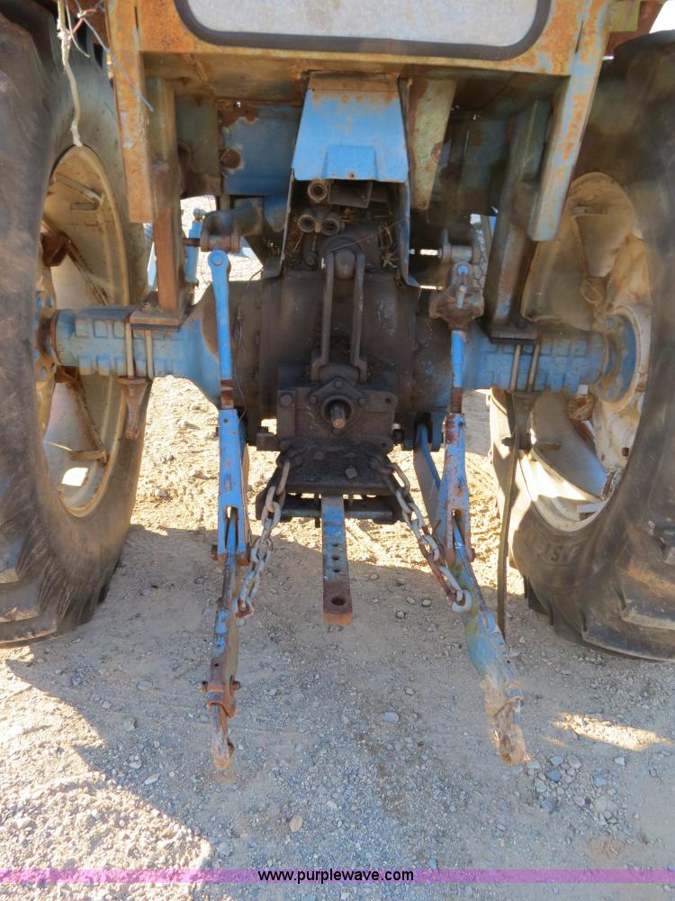 image for item B4834 1972 Ford 7000 tractor