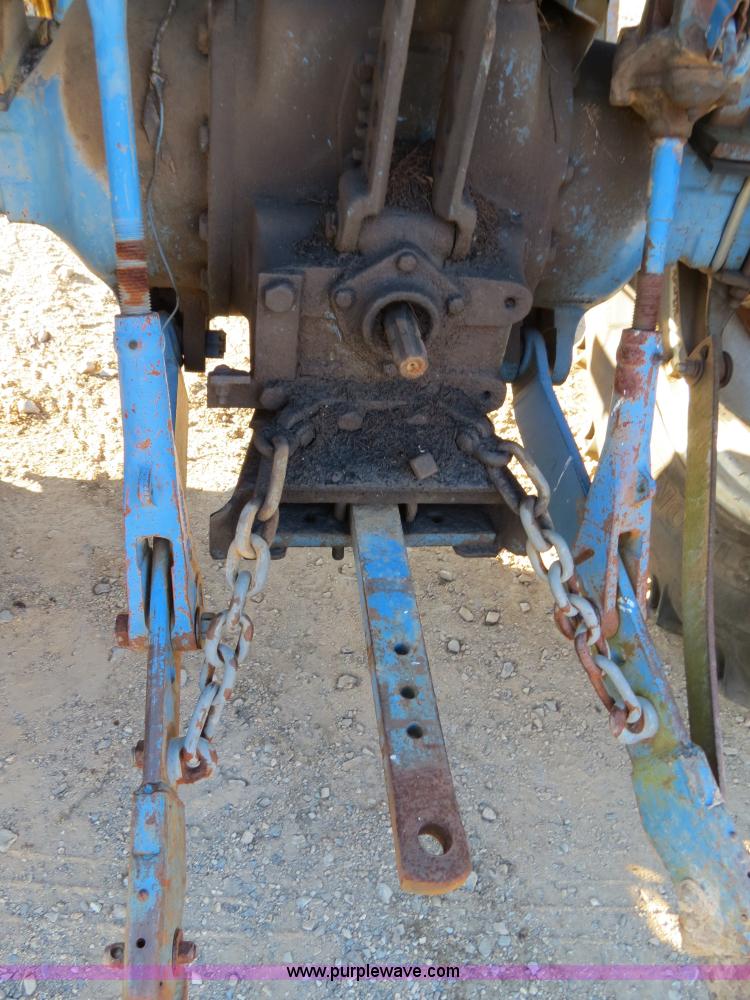 image for item B4834 1972 Ford 7000 tractor