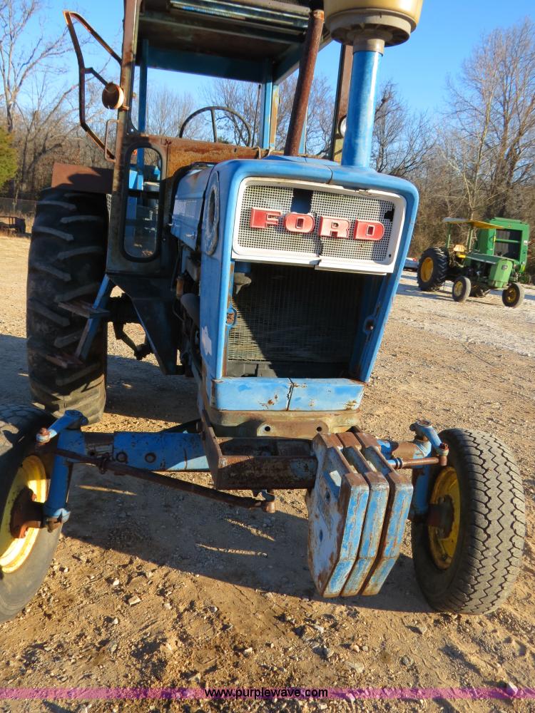 image for item B4834 1972 Ford 7000 tractor