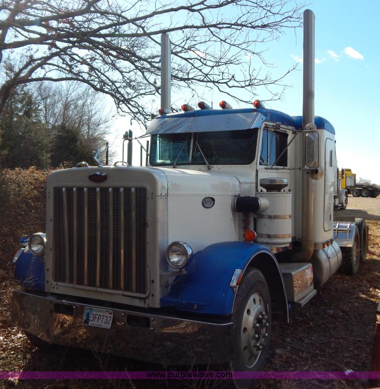 image for item B4836 1983 Peterbilt 359 semi truck