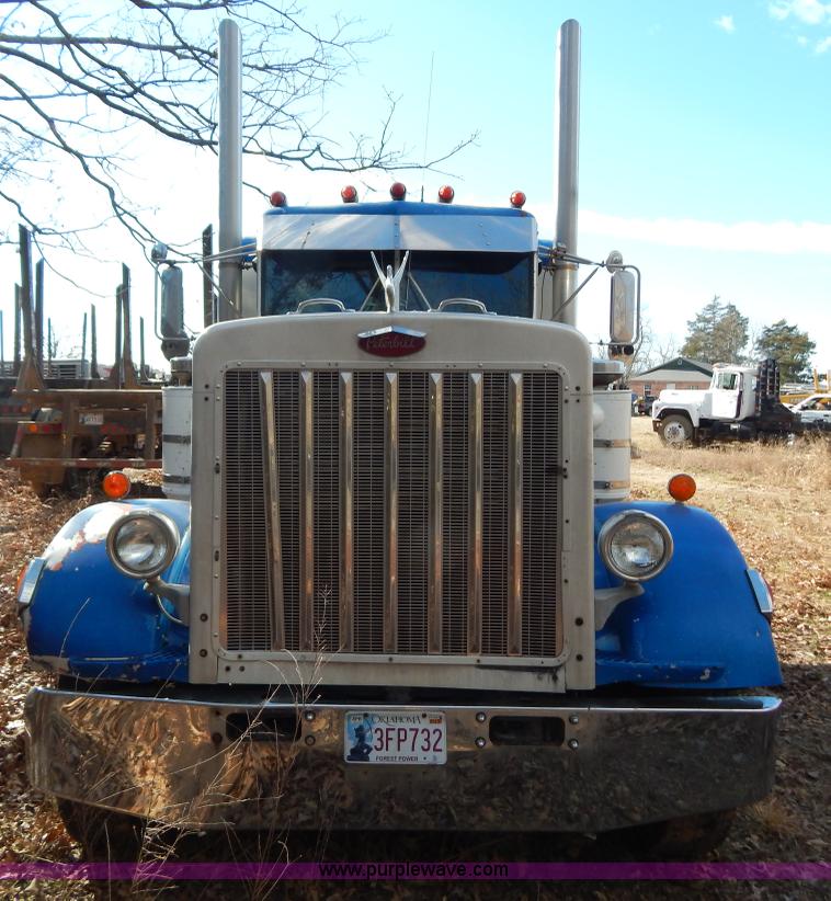 image for item B4836 1983 Peterbilt 359 semi truck