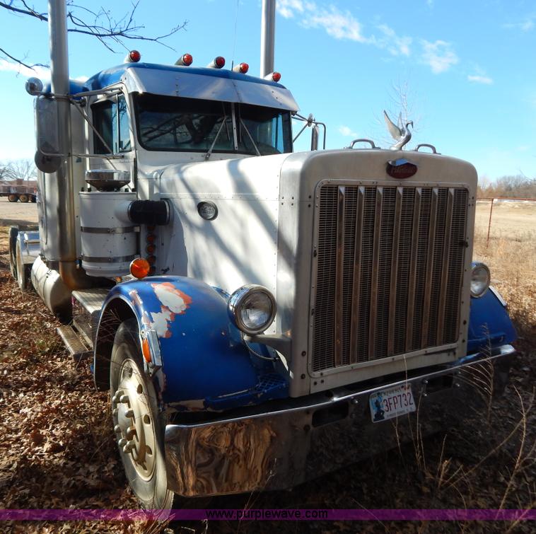 image for item B4836 1983 Peterbilt 359 semi truck