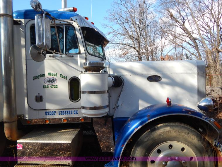 image for item B4836 1983 Peterbilt 359 semi truck