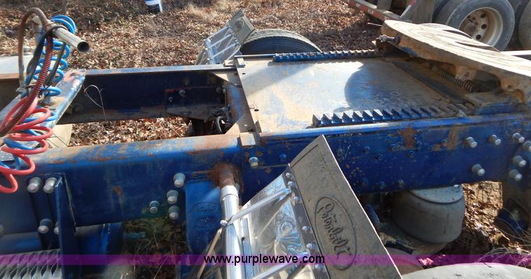 image for item B4836 1983 Peterbilt 359 semi truck