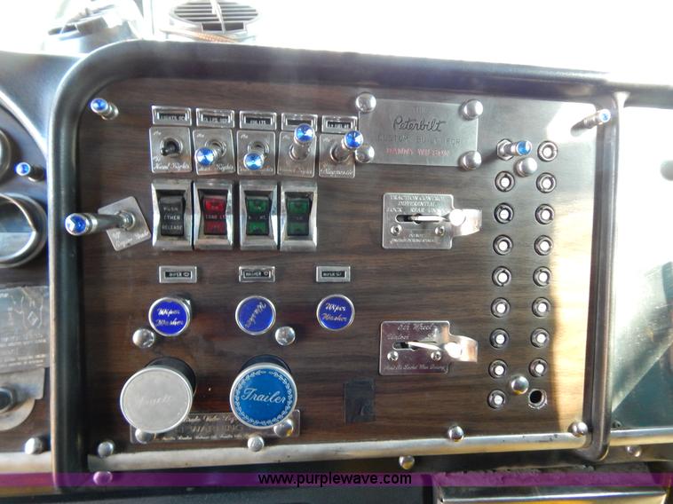 image for item B4836 1983 Peterbilt 359 semi truck