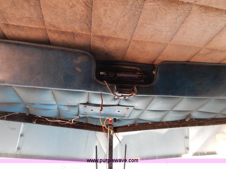 image for item B4836 1983 Peterbilt 359 semi truck