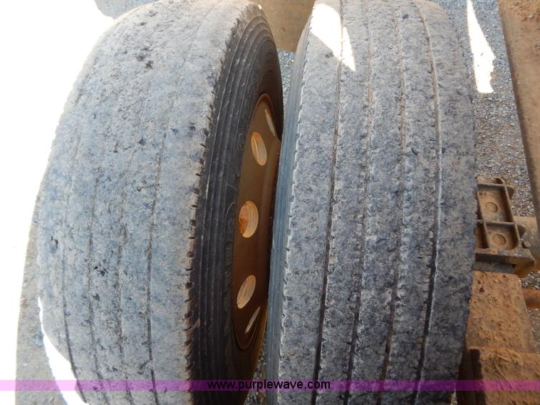 image for item B4837 2001 Pitts LT-40-8-L log trailer