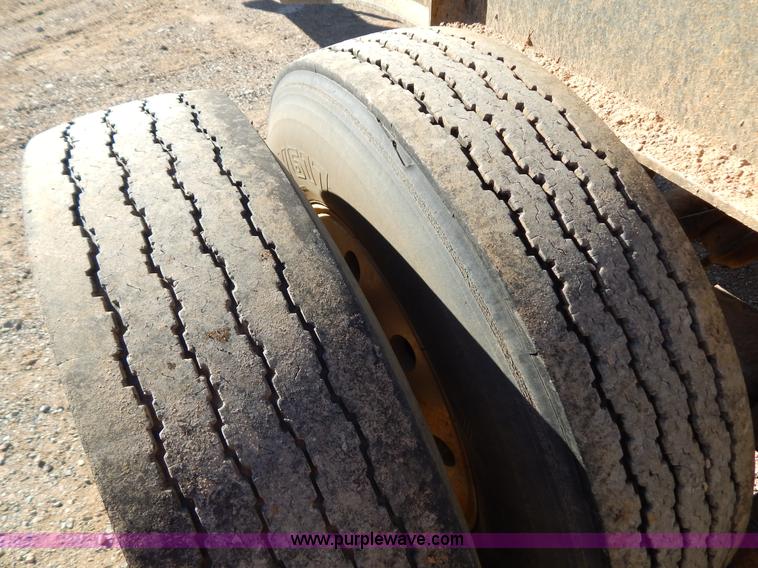 image for item B4837 2001 Pitts LT-40-8-L log trailer