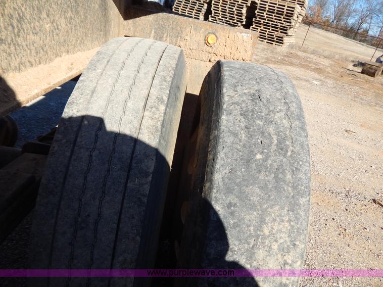 image for item B4837 2001 Pitts LT-40-8-L log trailer