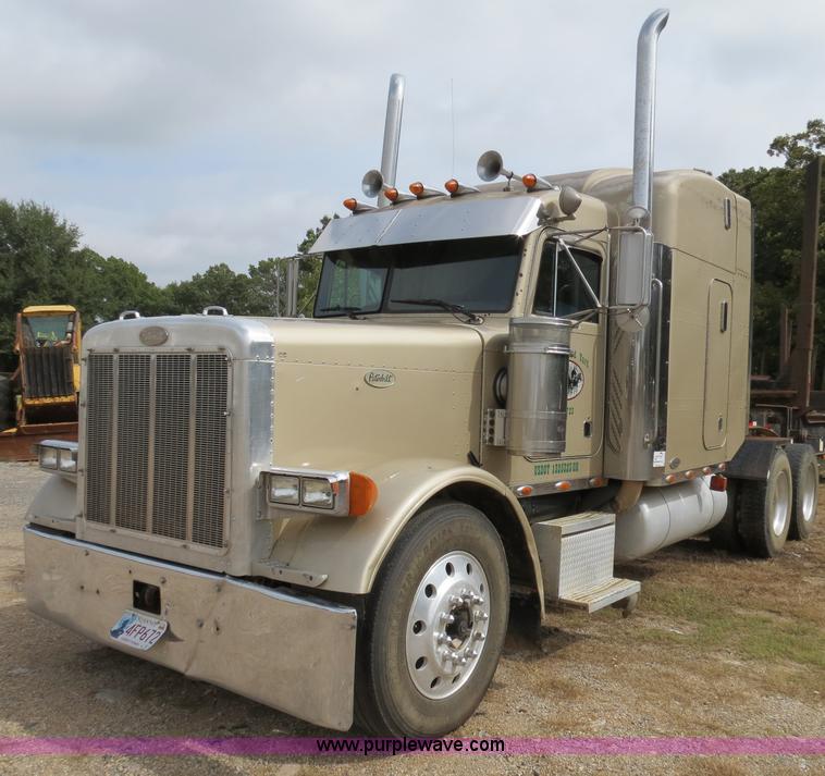 image for item B4838 1998 Peterbilt 379 semi truck