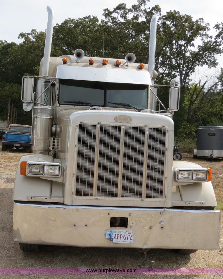 image for item B4838 1998 Peterbilt 379 semi truck