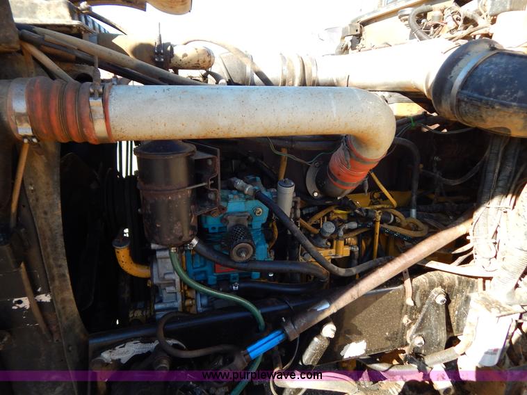 image for item B4838 1998 Peterbilt 379 semi truck