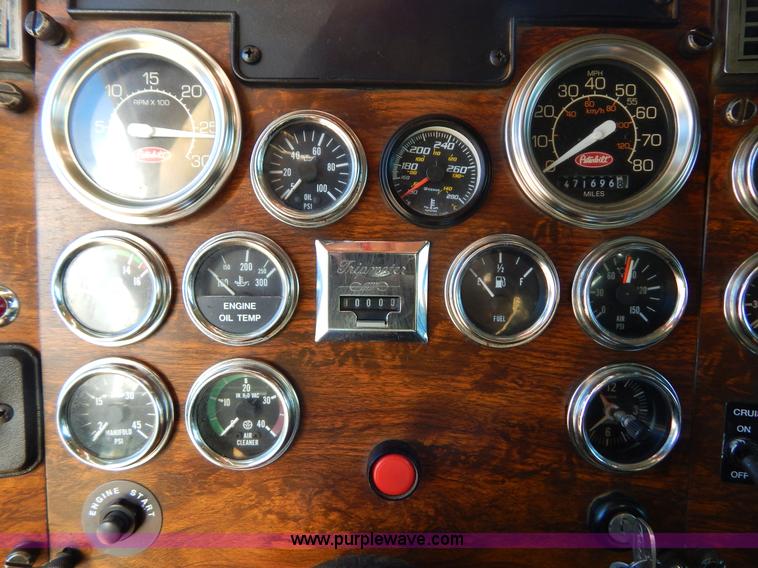 image for item B4838 1998 Peterbilt 379 semi truck