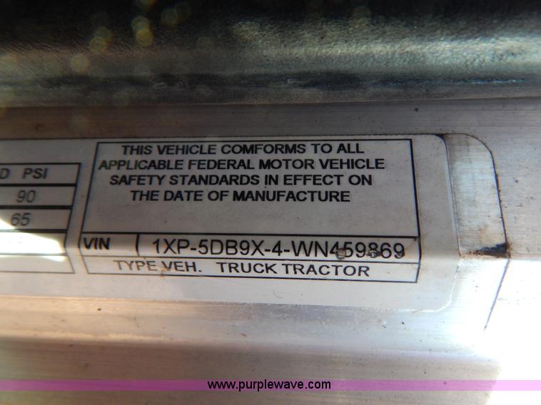 image for item B4838 1998 Peterbilt 379 semi truck