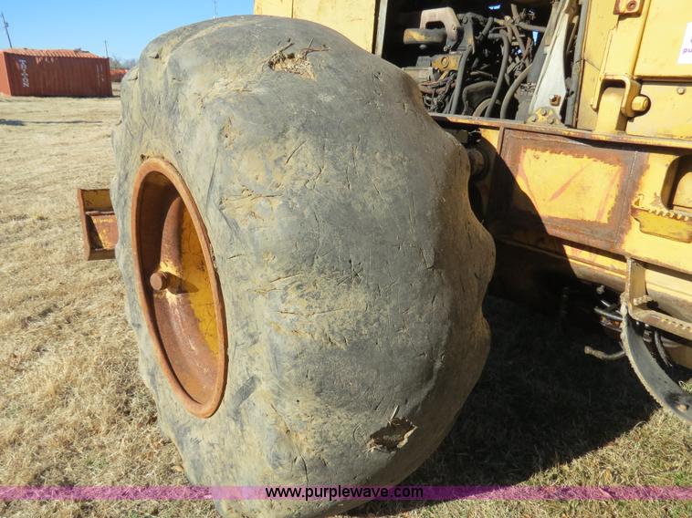 image for item B4840 1997 John Deere 748G skidder