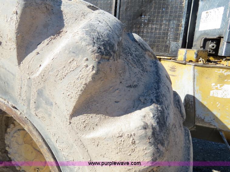 image for item B4843 2003 Prentice 490 skidder