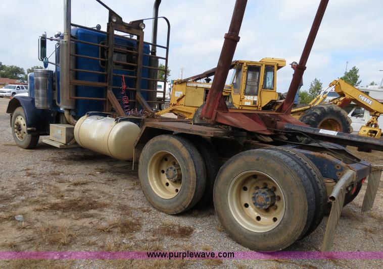 image for item B4850 1988 Peterbilt 379 semi truck