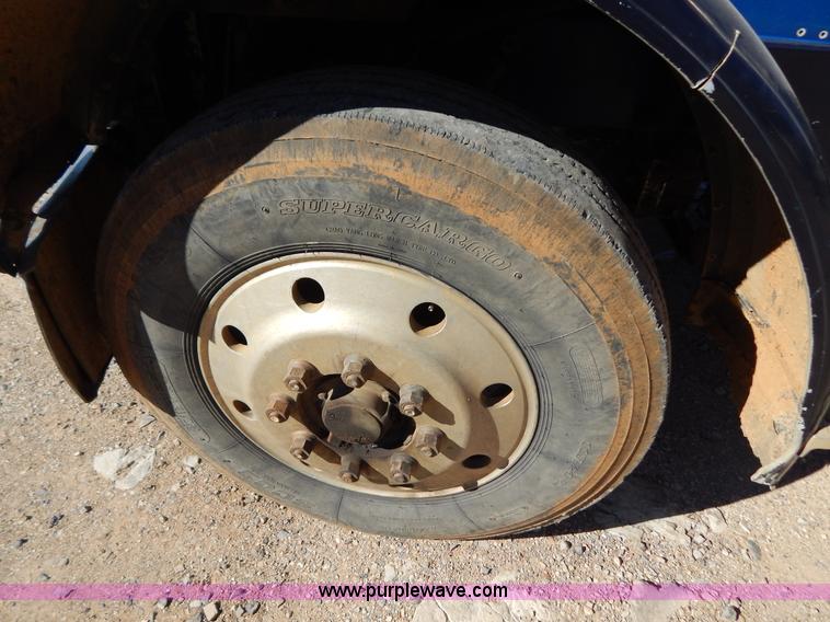 image for item B4850 1988 Peterbilt 379 semi truck