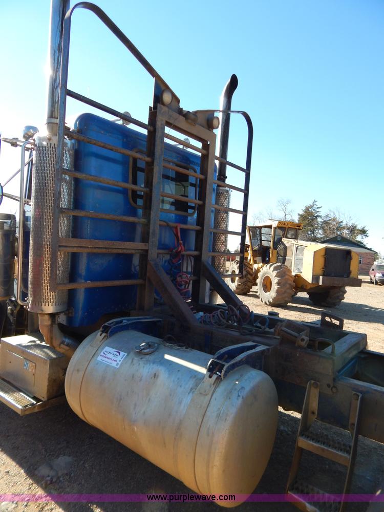 image for item B4850 1988 Peterbilt 379 semi truck