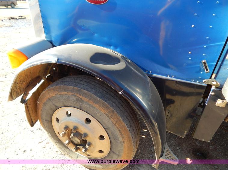 image for item B4850 1988 Peterbilt 379 semi truck
