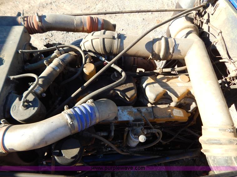 image for item B4850 1988 Peterbilt 379 semi truck