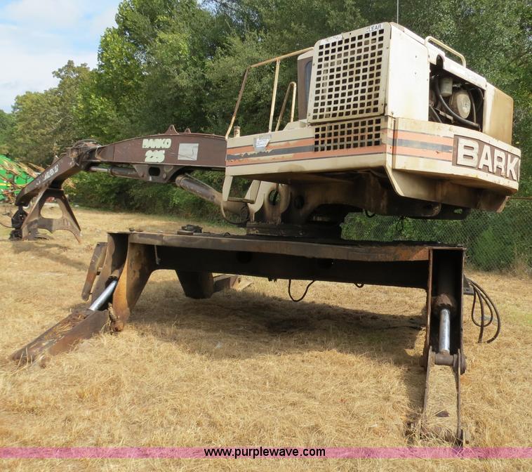 image for item B4856 1999 Barko 225 knuckleboom loader