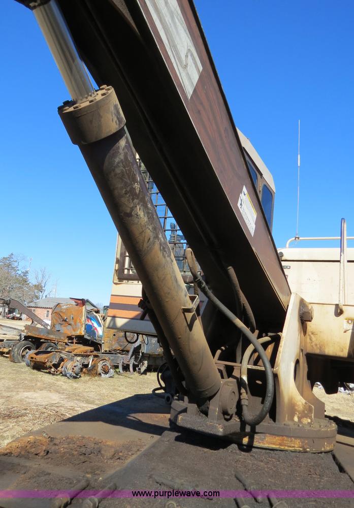 image for item B4856 1999 Barko 225 knuckleboom loader