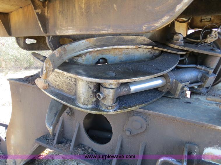 image for item B4856 1999 Barko 225 knuckleboom loader