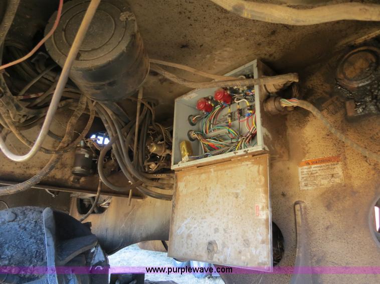 image for item B4856 1999 Barko 225 knuckleboom loader