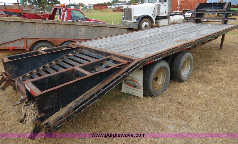 image for item B4863 2003 Performance 24' gooseneck flatbed trailer