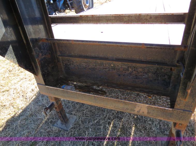 image for item B4863 2003 Performance 24' gooseneck flatbed trailer