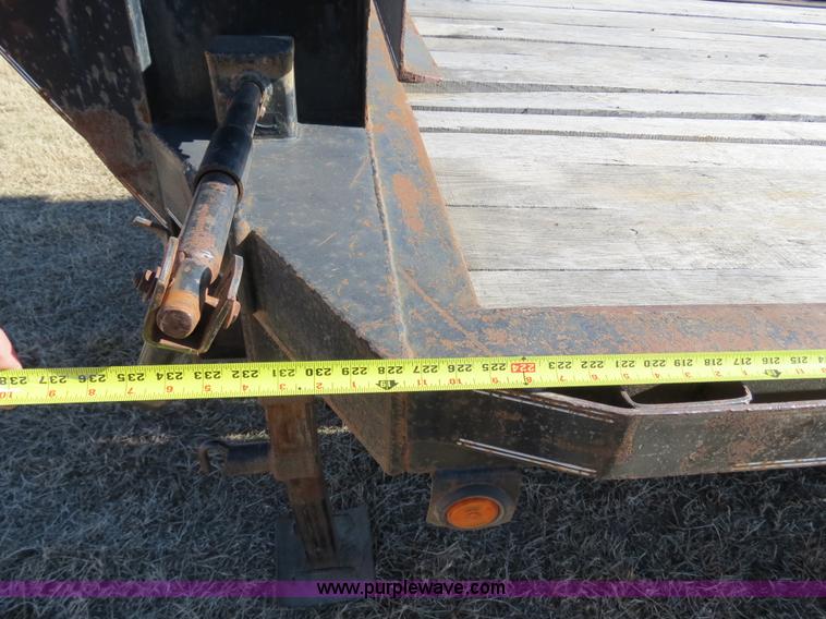 image for item B4863 2003 Performance 24' gooseneck flatbed trailer