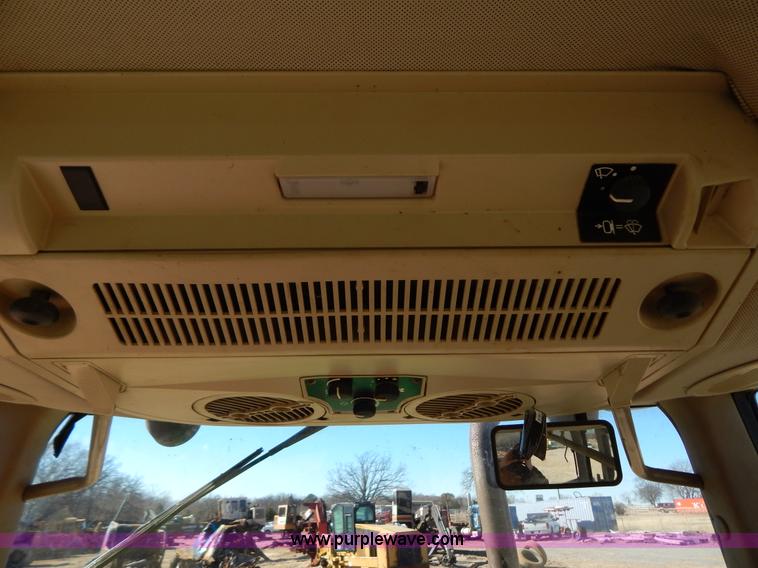 image for item B4864 2004 John Deere 6615 tractor