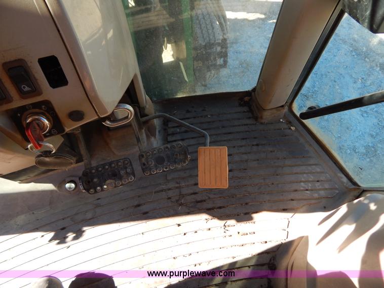 image for item B4864 2004 John Deere 6615 tractor