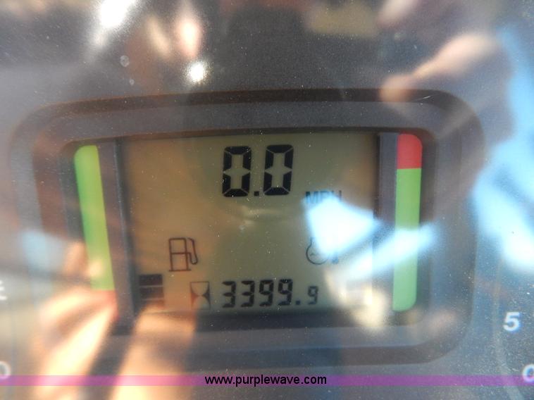 image for item B4864 2004 John Deere 6615 tractor