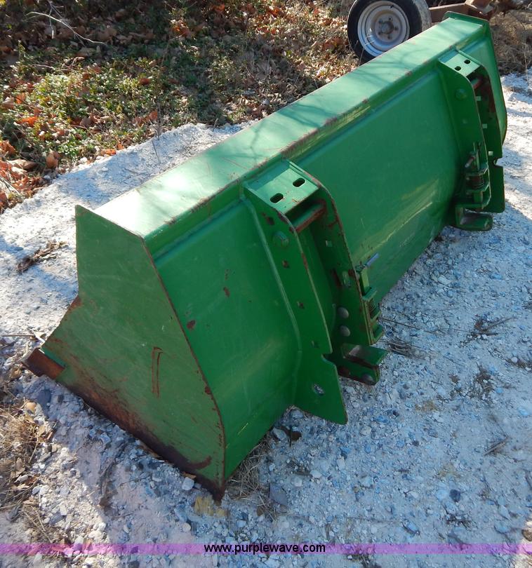 image for item B4864 2004 John Deere 6615 tractor