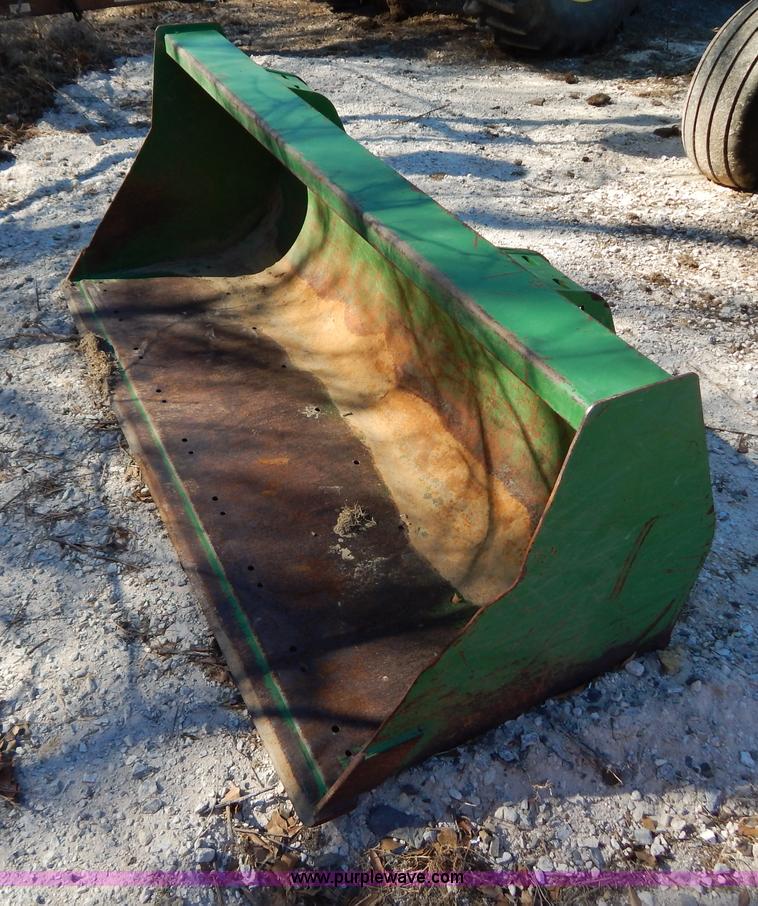 image for item B4864 2004 John Deere 6615 tractor